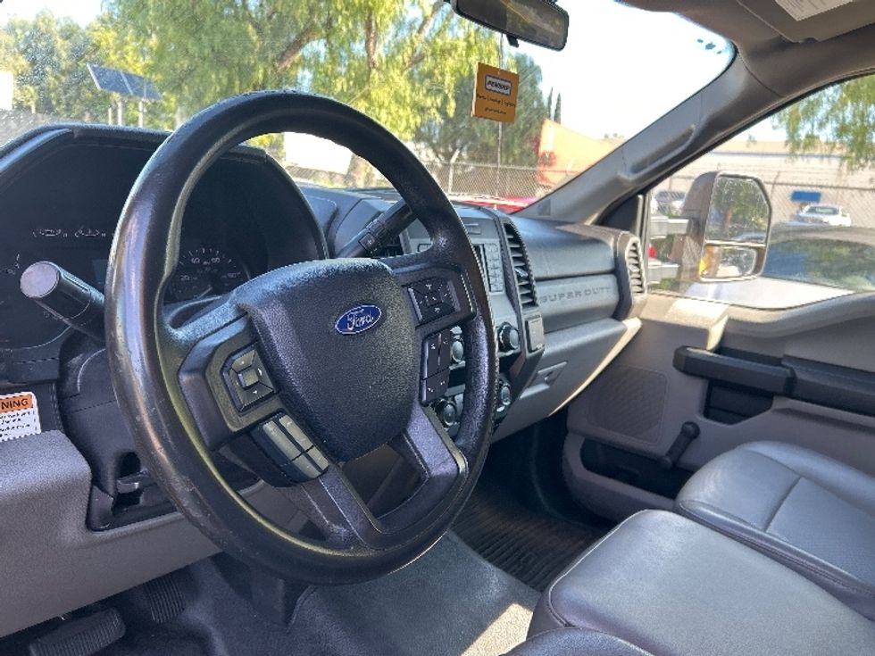 Medium Duty Box Truck-Light and Medium Duty Trucks-Ford-2019-F450-Torrance-CA-111,432\n\t\tmiles-$ 34,500 - Image 17