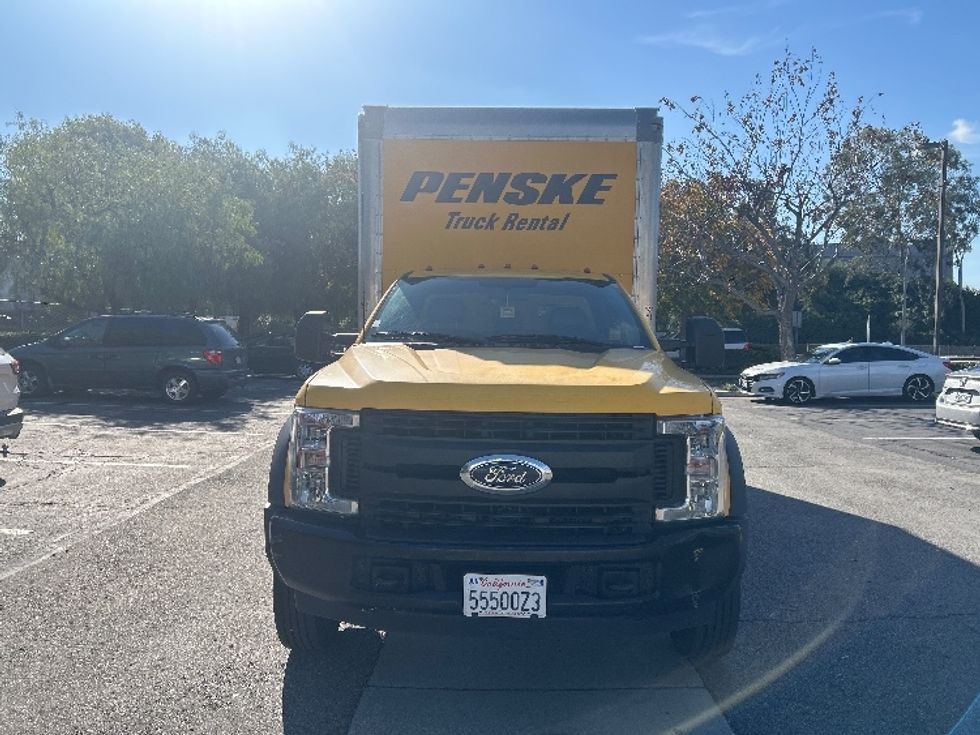 Medium Duty Box Truck-Light and Medium Duty Trucks-Ford-2019-F450-Torrance-CA-111,432\n\t\tmiles-$ 34,500 - Image 2