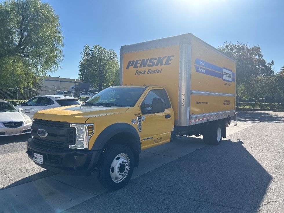 Medium Duty Box Truck-Light and Medium Duty Trucks-Ford-2019-F450-Torrance-CA-111,432\n\t\tmiles-$ 34,500 - Image 3