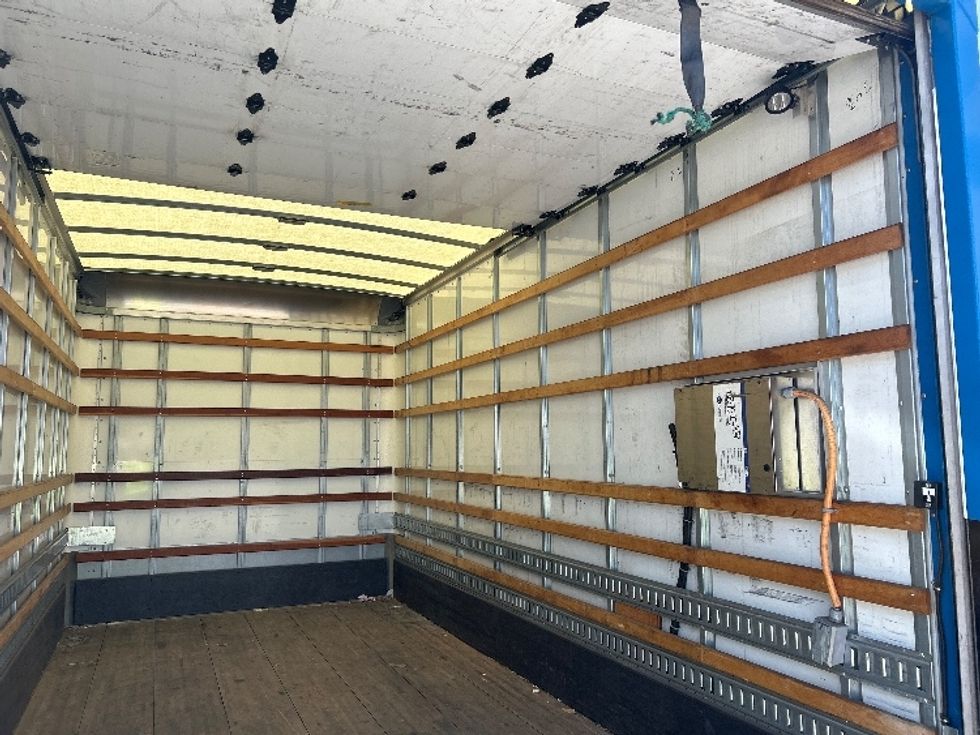 Medium Duty Box Truck-Light and Medium Duty Trucks-Ford-2019-F450-Torrance-CA-84,186\n\t\tmiles-$ 32,000 - Image 12
