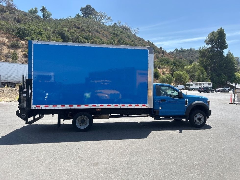 Medium Duty Box Truck-Light and Medium Duty Trucks-Ford-2019-F450-Torrance-CA-84,186\n\t\tmiles-$ 32,000 - Image 15