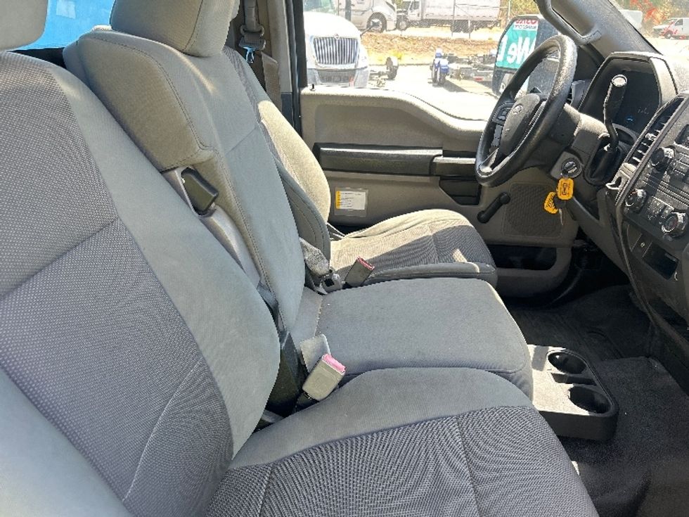 Medium Duty Box Truck-Light and Medium Duty Trucks-Ford-2019-F450-Torrance-CA-84,186\n\t\tmiles-$ 32,000 - Image 22