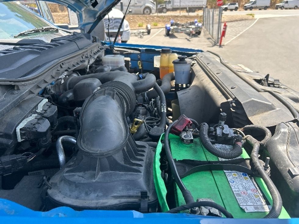 Medium Duty Box Truck-Light and Medium Duty Trucks-Ford-2019-F450-Torrance-CA-84,186\n\t\tmiles-$ 32,000 - Image 23