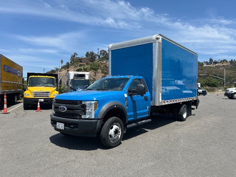 Medium Duty Box Truck-Light and Medium Duty Trucks-Ford-2019-F450-Torrance-CA-84,186\n\t\tmiles-$ 32,000 - Image 3