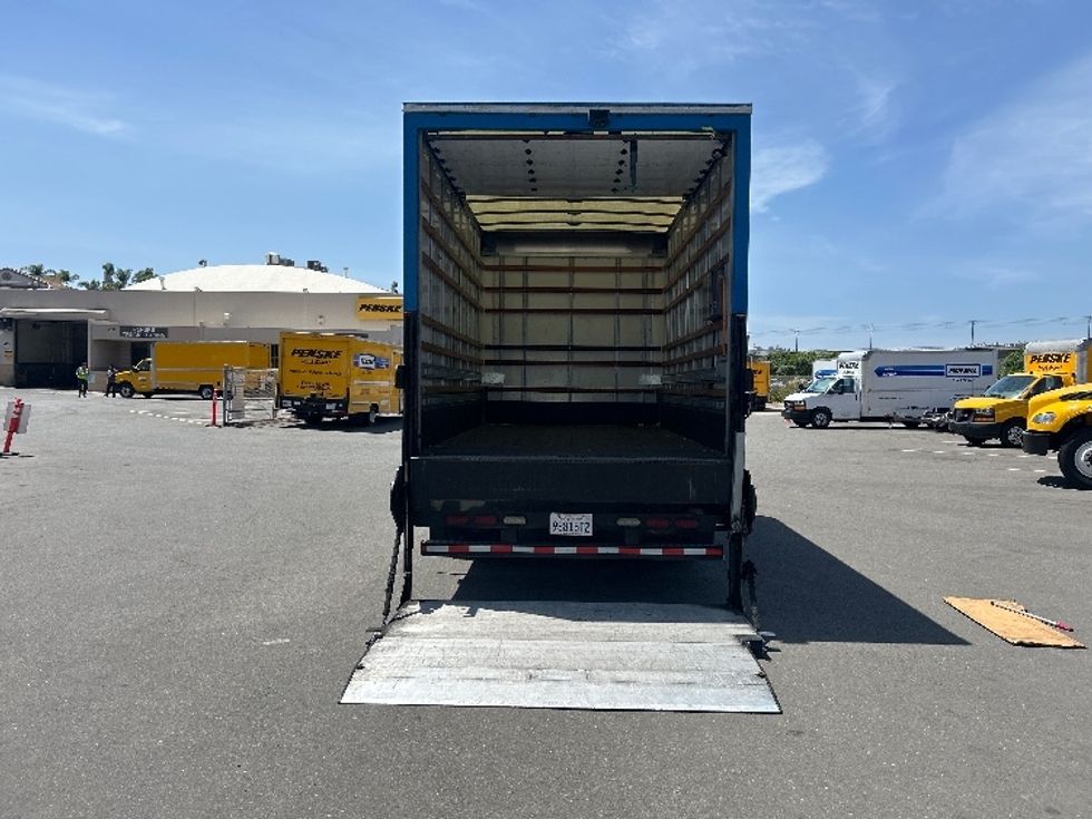 Medium Duty Box Truck-Light and Medium Duty Trucks-Ford-2019-F450-Torrance-CA-84,186\n\t\tmiles-$ 32,000 - Image 9