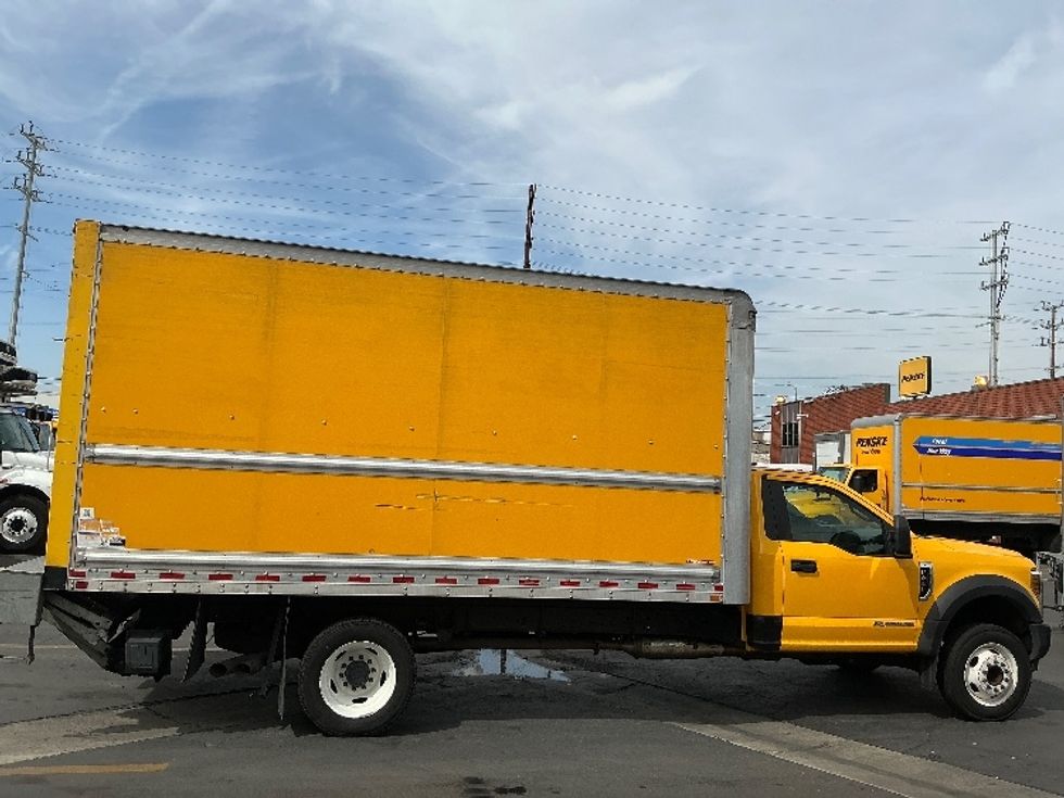 Medium Duty Box Truck-Light and Medium Duty Trucks-Ford-2019-F450-Torrance-CA-89,780\n\t\tmiles-$ 36,750 - Image 15