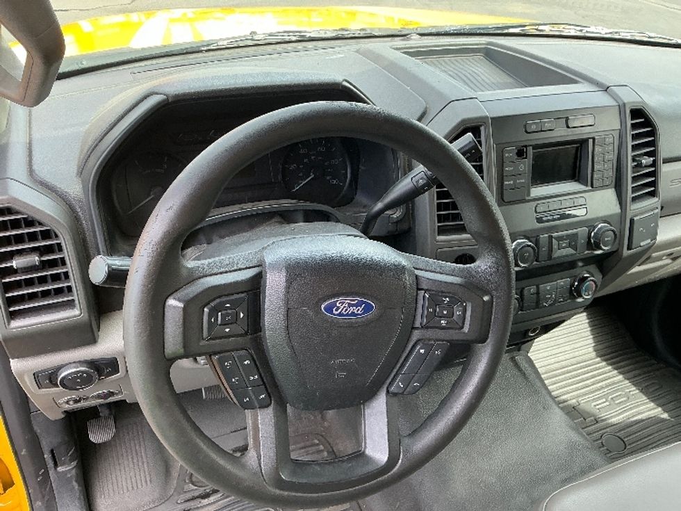 Medium Duty Box Truck-Light and Medium Duty Trucks-Ford-2019-F450-Torrance-CA-89,780\n\t\tmiles-$ 36,750 - Image 18