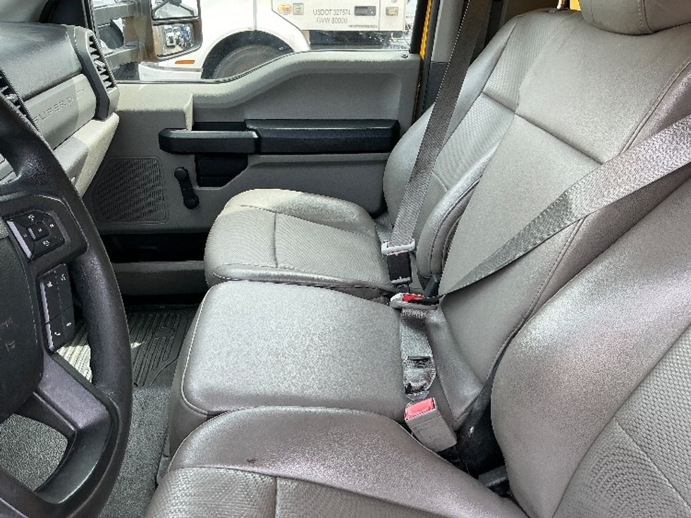 Medium Duty Box Truck-Light and Medium Duty Trucks-Ford-2019-F450-Torrance-CA-89,780\n\t\tmiles-$ 36,750 - Image 19