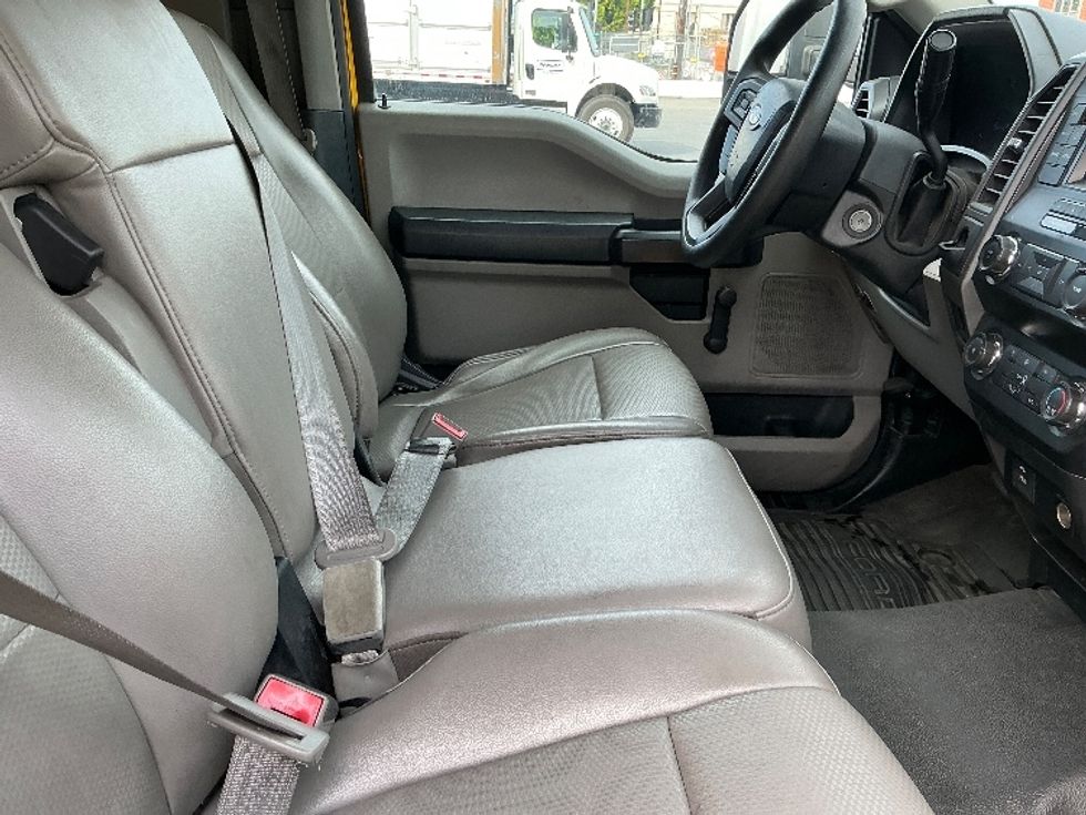 Medium Duty Box Truck-Light and Medium Duty Trucks-Ford-2019-F450-Torrance-CA-89,780\n\t\tmiles-$ 36,750 - Image 22