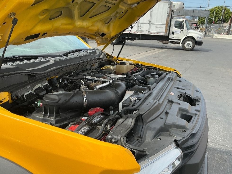 Medium Duty Box Truck-Light and Medium Duty Trucks-Ford-2019-F450-Torrance-CA-89,780\n\t\tmiles-$ 36,750 - Image 23