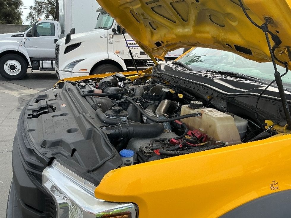 Medium Duty Box Truck-Light and Medium Duty Trucks-Ford-2019-F450-Torrance-CA-89,780\n\t\tmiles-$ 36,750 - Image 24