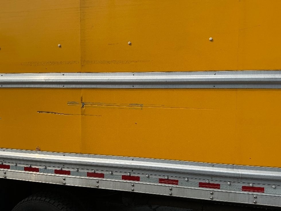 Medium Duty Box Truck-Light and Medium Duty Trucks-Ford-2019-F450-Torrance-CA-89,780\n\t\tmiles-$ 36,750 - Image 25