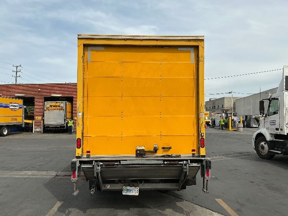 Medium Duty Box Truck-Light and Medium Duty Trucks-Ford-2019-F450-Torrance-CA-89,780\n\t\tmiles-$ 36,750 - Image 7