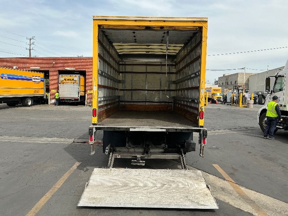 Medium Duty Box Truck-Light and Medium Duty Trucks-Ford-2019-F450-Torrance-CA-89,780\n\t\tmiles-$ 36,750 - Image 9