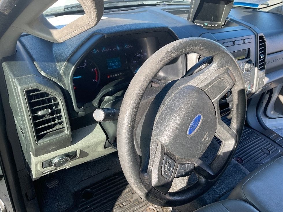 Medium Duty Box Truck-Light and Medium Duty Trucks-Ford-2019-F550-Akron-OH-167,400\n\t\tmiles-$ 29,500 - Image 18