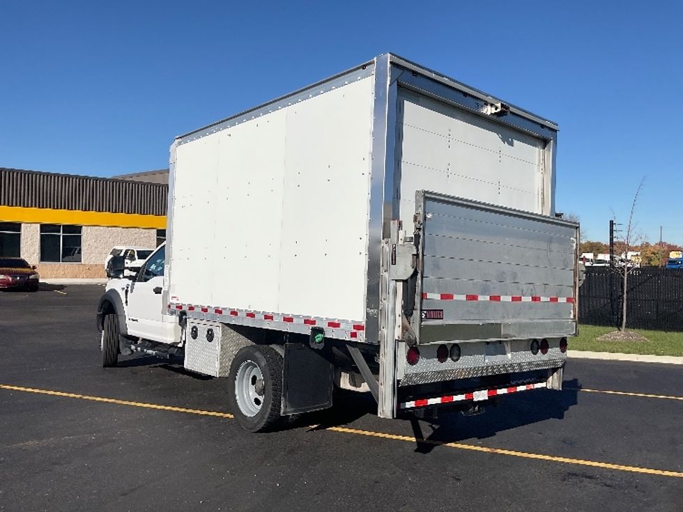 Medium Duty Box Truck-Light and Medium Duty Trucks-Ford-2019-F550-Akron-OH-167,400\n\t\tmiles-$ 29,500 - Image 6