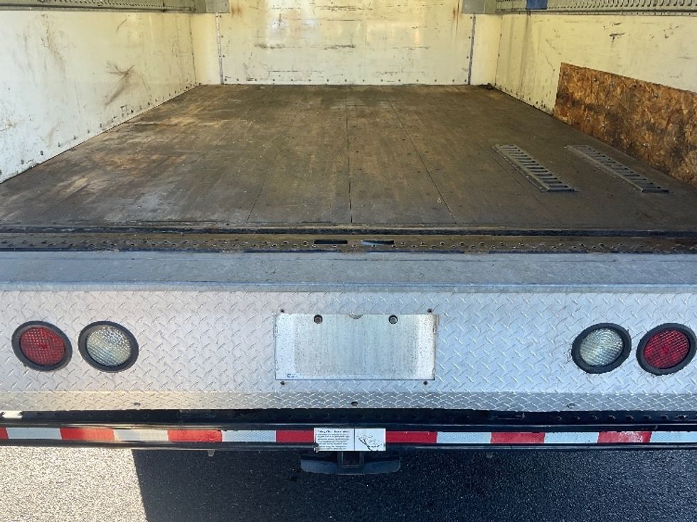 Medium Duty Box Truck-Light and Medium Duty Trucks-Ford-2019-F550-Akron-OH-167,400\n\t\tmiles-$ 29,500 - Image 9