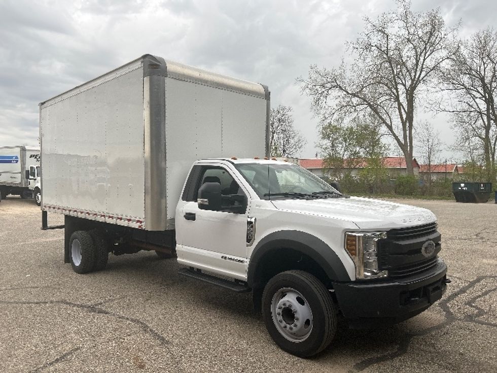 Medium Duty Box Truck-Light and Medium Duty Trucks-Ford-2019-F550-Lansing-MI-81,568\n\t\tmiles-$ 36,000 - Image 1