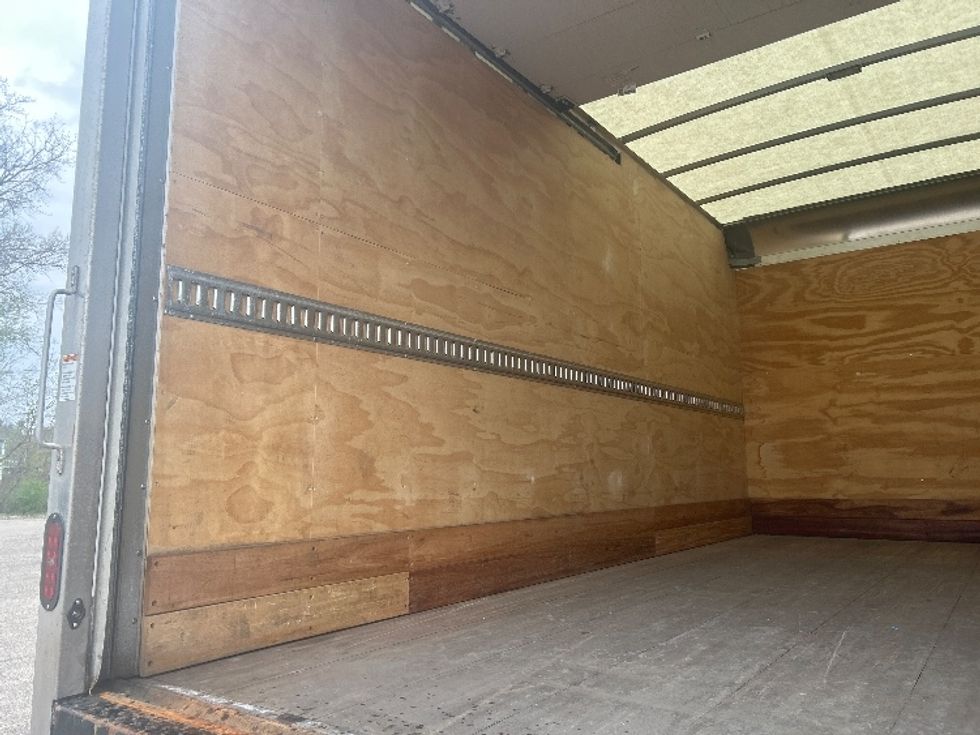 Medium Duty Box Truck-Light and Medium Duty Trucks-Ford-2019-F550-Lansing-MI-81,568\n\t\tmiles-$ 36,000 - Image 11