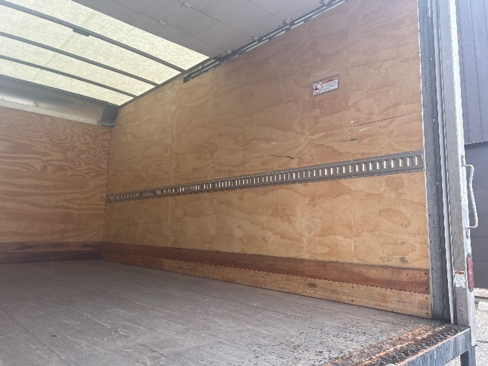 Medium Duty Box Truck-Light and Medium Duty Trucks-Ford-2019-F550-Lansing-MI-81,568\n\t\tmiles-$ 36,000 - Image 12