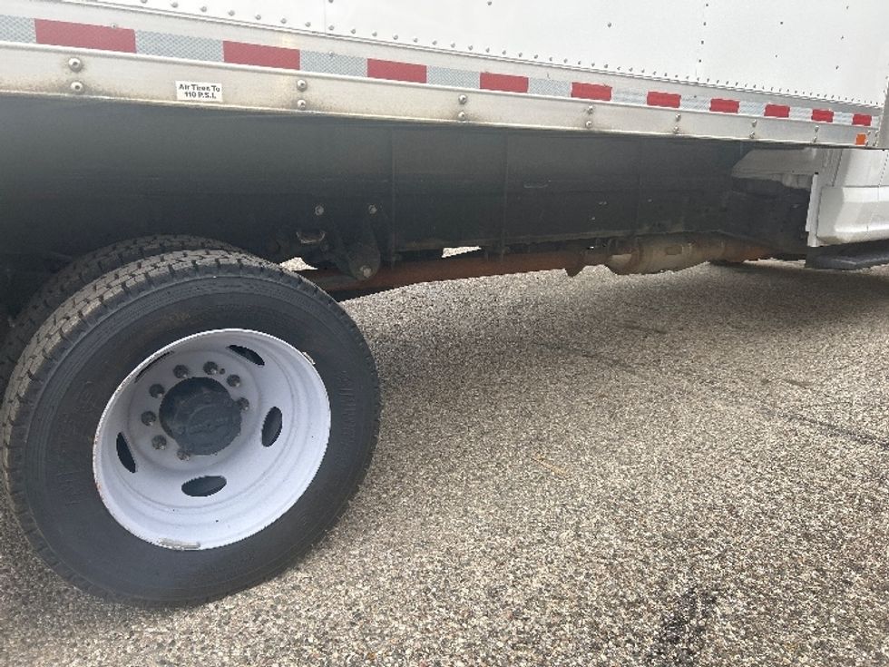 Medium Duty Box Truck-Light and Medium Duty Trucks-Ford-2019-F550-Lansing-MI-81,568\n\t\tmiles-$ 36,000 - Image 14