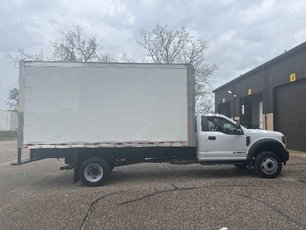 Medium Duty Box Truck-Light and Medium Duty Trucks-Ford-2019-F550-Lansing-MI-81,568\n\t\tmiles-$ 36,000 - Image 16