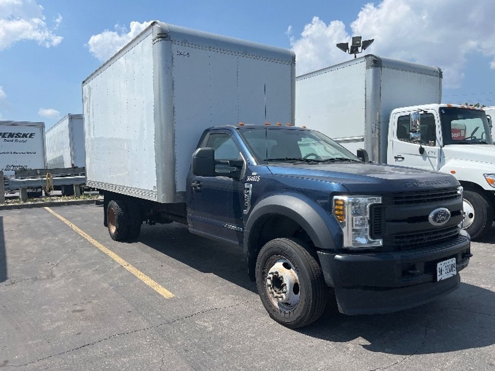 Medium Duty Box Truck-Light and Medium Duty Trucks-Ford-2019-F550-Mississauga-ON-194,514\n\t\tkm-$ 50,500 - Image 1
