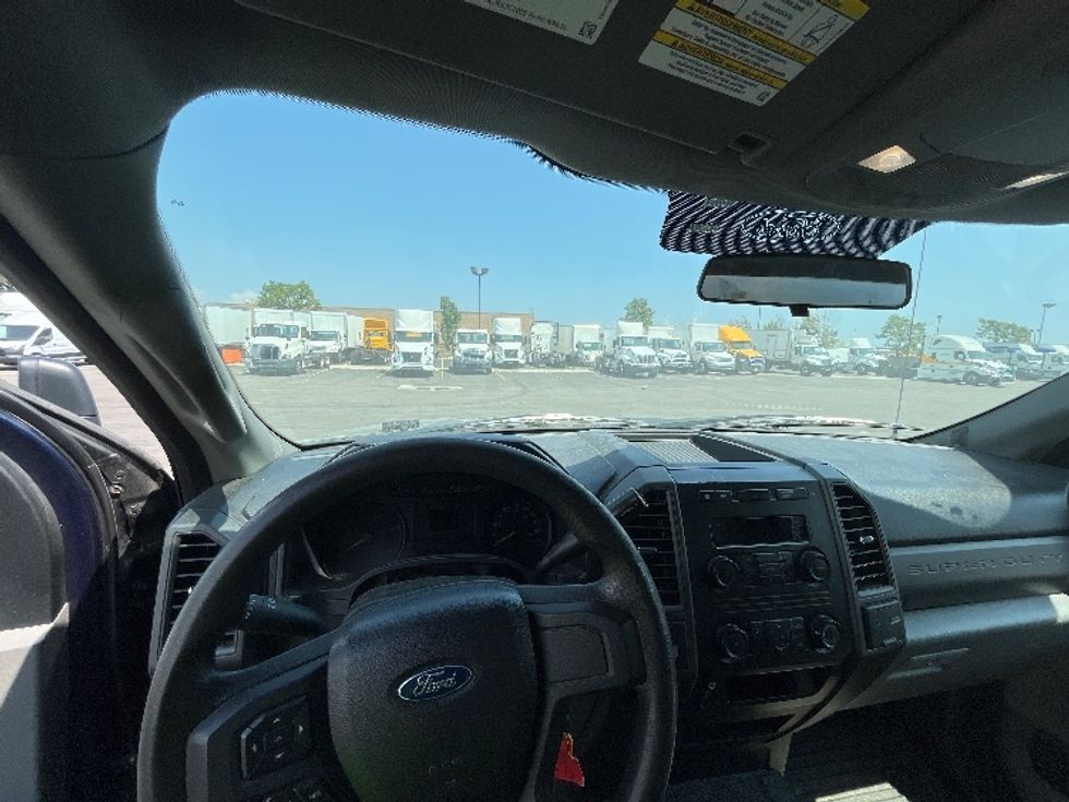 Medium Duty Box Truck-Light and Medium Duty Trucks-Ford-2019-F550-Mississauga-ON-194,514\n\t\tkm-$ 50,500 - Image 18