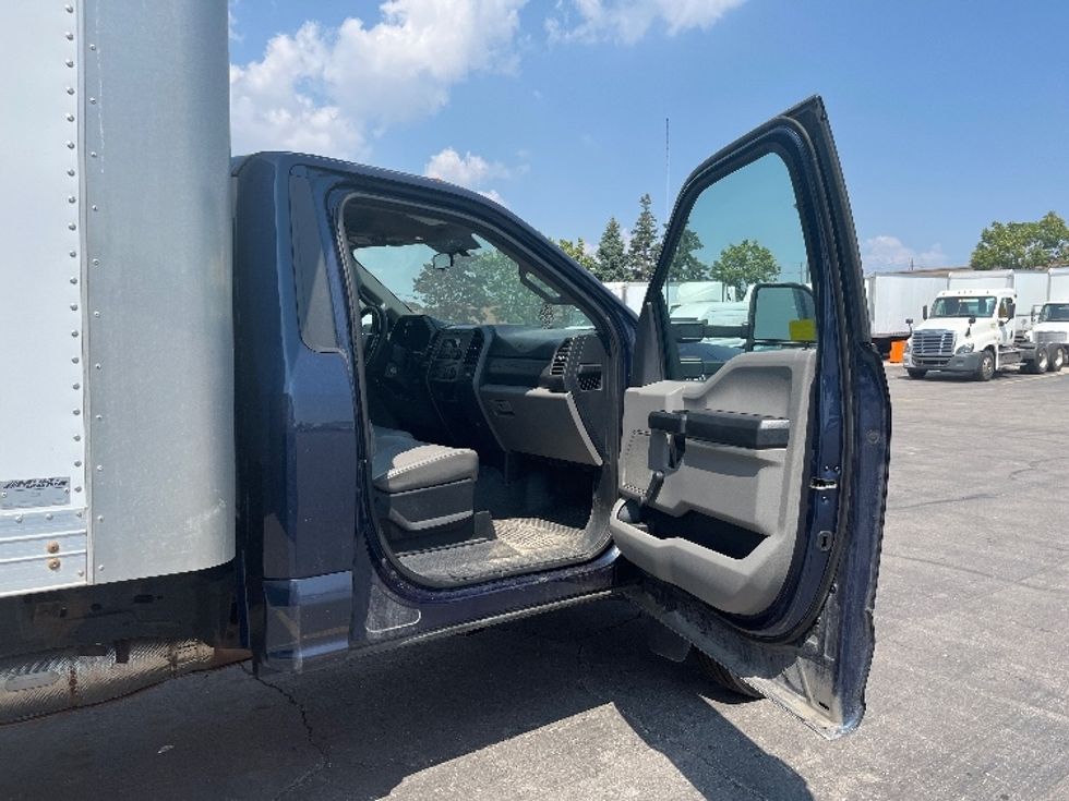 Medium Duty Box Truck-Light and Medium Duty Trucks-Ford-2019-F550-Mississauga-ON-194,514\n\t\tkm-$ 50,500 - Image 20