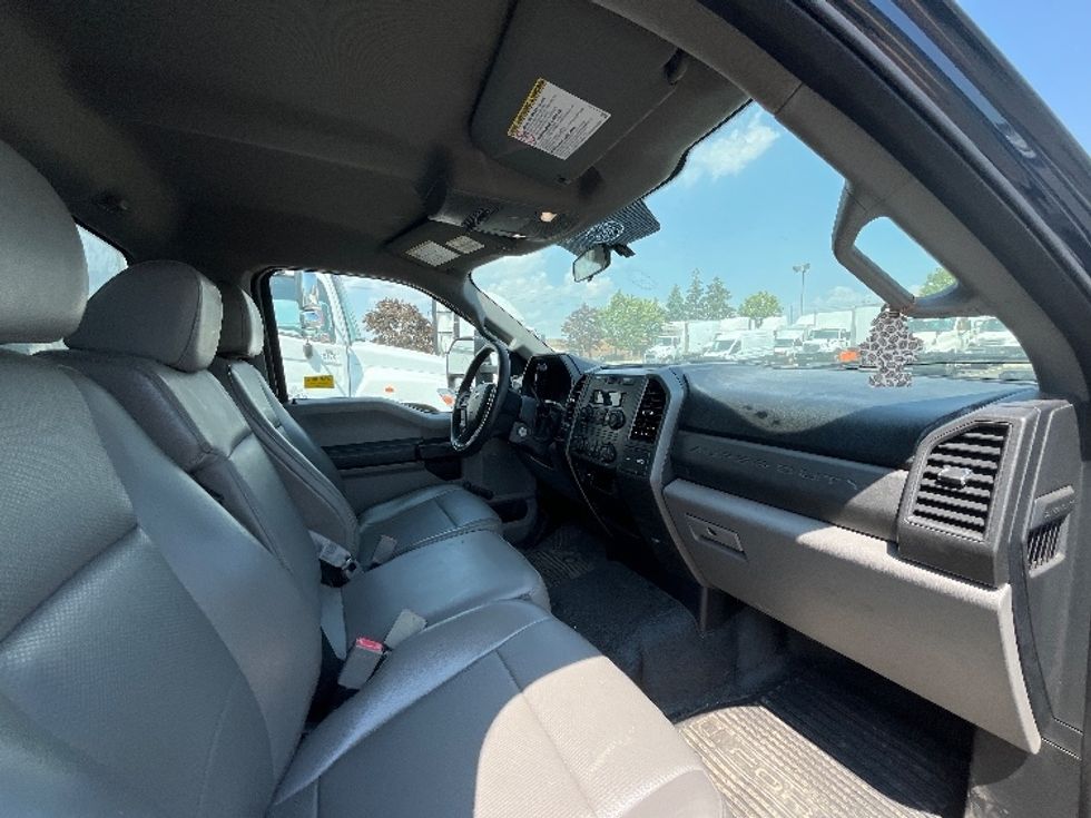 Medium Duty Box Truck-Light and Medium Duty Trucks-Ford-2019-F550-Mississauga-ON-194,514\n\t\tkm-$ 50,500 - Image 22