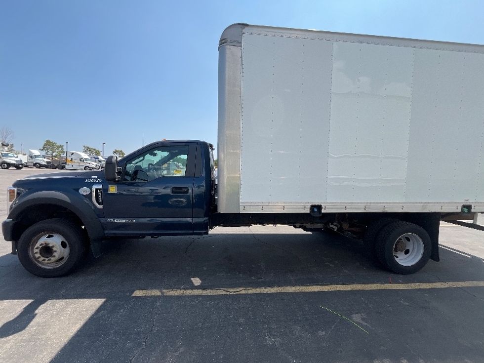 Medium Duty Box Truck-Light and Medium Duty Trucks-Ford-2019-F550-Mississauga-ON-194,514\n\t\tkm-$ 50,500 - Image 4