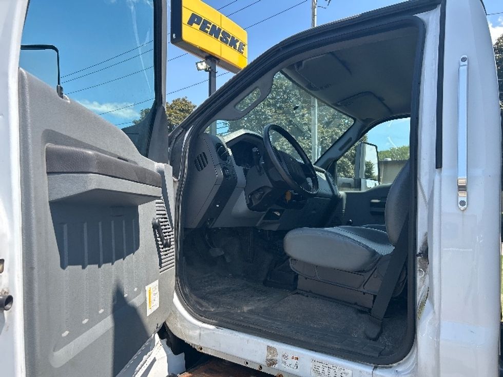 Medium Duty Box Truck-Light and Medium Duty Trucks-Ford-2019-F650-Rochester-NY-52,037\n\t\tmiles-$ 35,500 - Image 16
