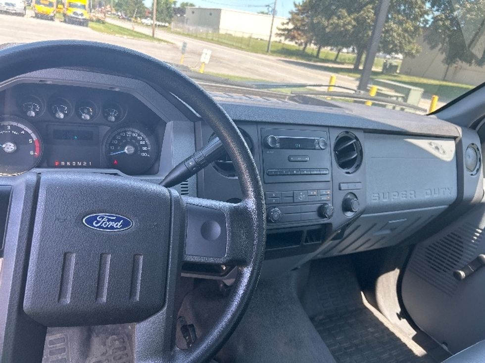 Medium Duty Box Truck-Light and Medium Duty Trucks-Ford-2019-F650-Rochester-NY-52,037\n\t\tmiles-$ 35,500 - Image 18
