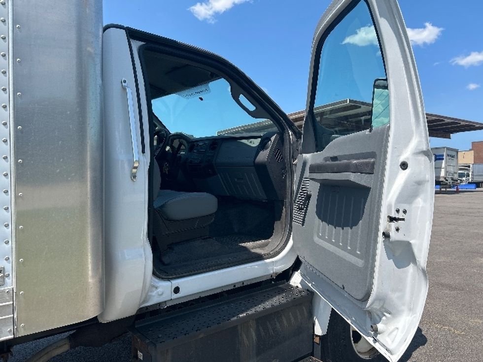 Medium Duty Box Truck-Light and Medium Duty Trucks-Ford-2019-F650-Rochester-NY-52,037\n\t\tmiles-$ 35,500 - Image 20