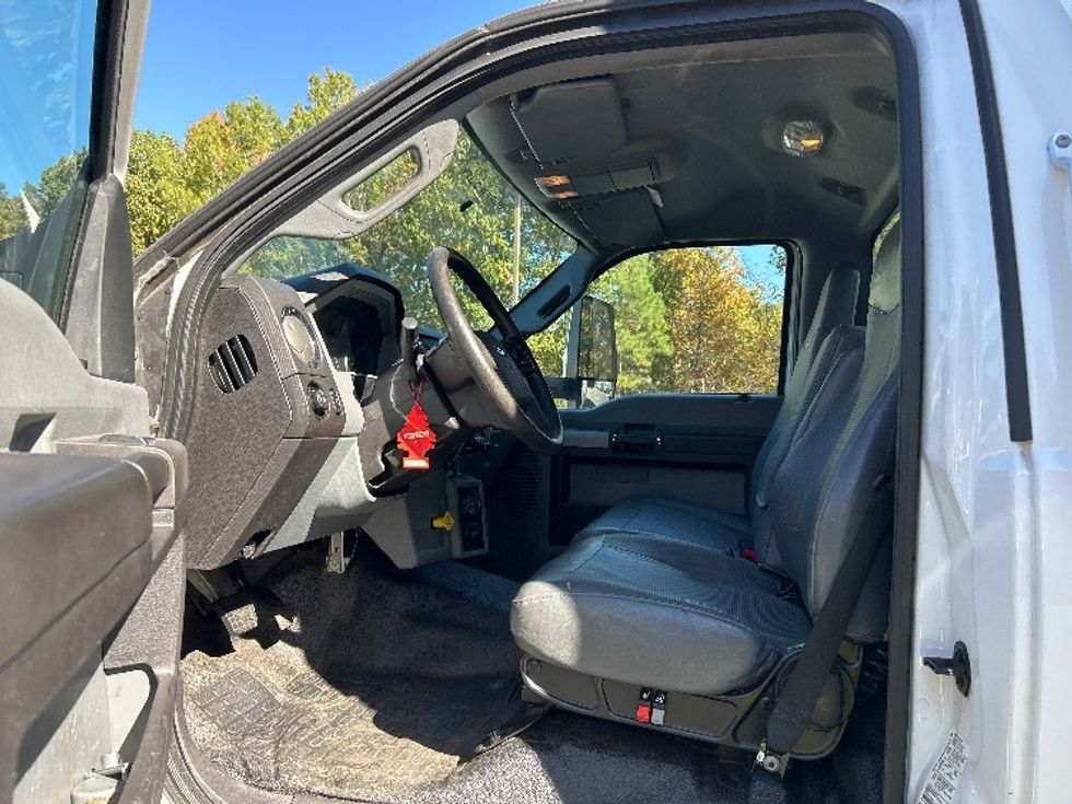 Medium Duty Box Truck-Light and Medium Duty Trucks-Ford-2019-F750-Greensboro-NC-105,057\n\t\tmiles-$ 42,250 - Image 16