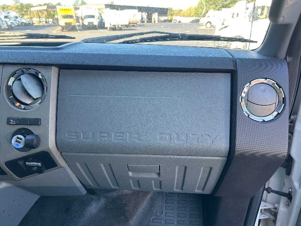 Medium Duty Box Truck-Light and Medium Duty Trucks-Ford-2019-F750-Greensboro-NC-105,057\n\t\tmiles-$ 42,250 - Image 20
