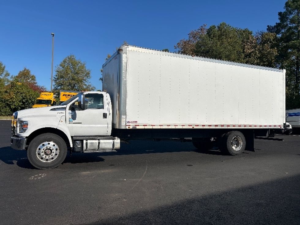 Medium Duty Box Truck-Light and Medium Duty Trucks-Ford-2019-F750-Greensboro-NC-105,057\n\t\tmiles-$ 42,250 - Image 4