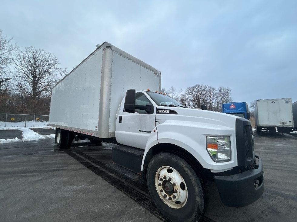 Medium Duty Box Truck-Light and Medium Duty Trucks-Ford-2019-F750-Oakwood Village-OH-162,291\n\t\tmiles-$ 38,500 - Image 1