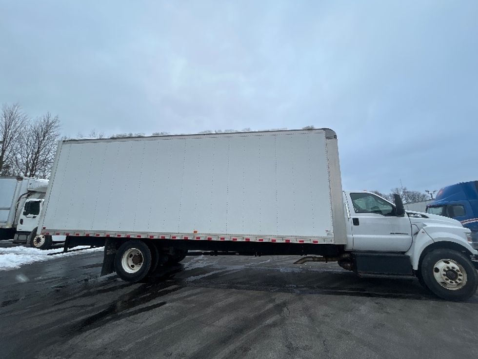 Medium Duty Box Truck-Light and Medium Duty Trucks-Ford-2019-F750-Oakwood Village-OH-162,291\n\t\tmiles-$ 38,500 - Image 12