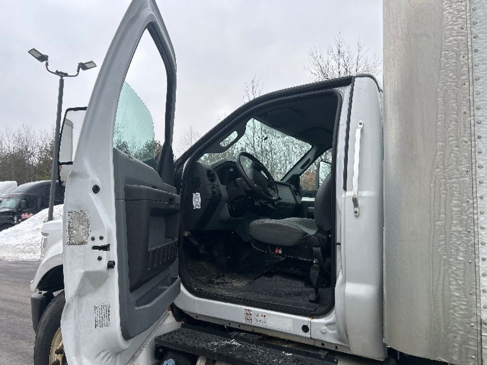 Medium Duty Box Truck-Light and Medium Duty Trucks-Ford-2019-F750-Oakwood Village-OH-162,291\n\t\tmiles-$ 38,500 - Image 13