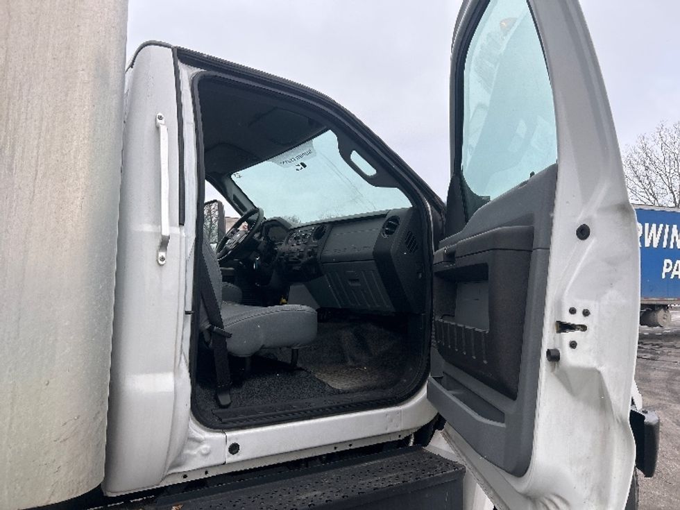 Medium Duty Box Truck-Light and Medium Duty Trucks-Ford-2019-F750-Oakwood Village-OH-162,291\n\t\tmiles-$ 38,500 - Image 17