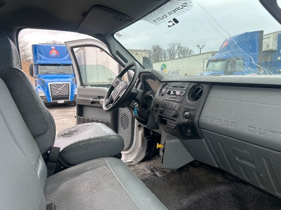 Medium Duty Box Truck-Light and Medium Duty Trucks-Ford-2019-F750-Oakwood Village-OH-162,291\n\t\tmiles-$ 38,500 - Image 19