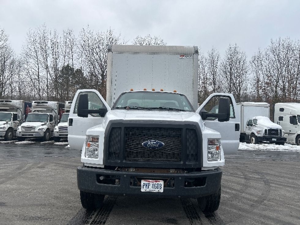 Medium Duty Box Truck-Light and Medium Duty Trucks-Ford-2019-F750-Oakwood Village-OH-162,291\n\t\tmiles-$ 38,500 - Image 2