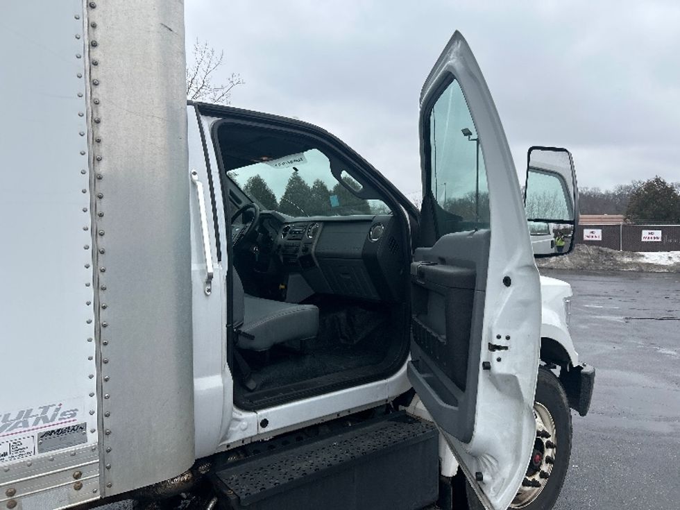Medium Duty Box Truck-Light and Medium Duty Trucks-Ford-2019-F750-Oakwood Village-OH-188,515\n\t\tmiles-$ 34,250 - Image 19