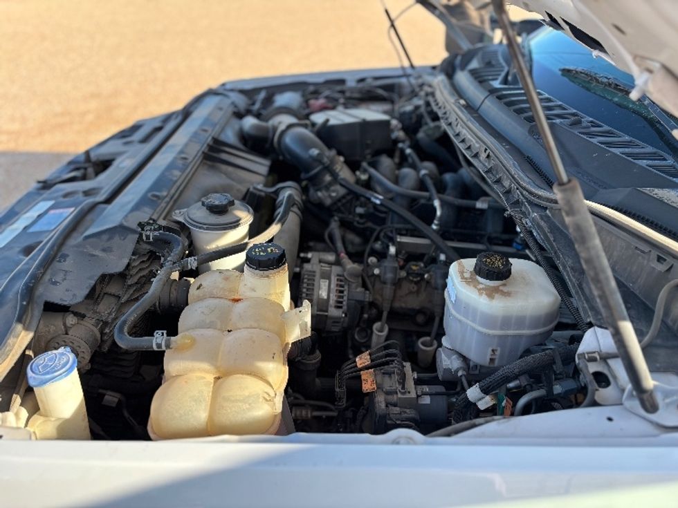 Medium Duty Box Truck-Light and Medium Duty Trucks-Ford-2020-F450-Lubbock-TX-99,598\n\t\tmiles-$ 33,000 - Image 24