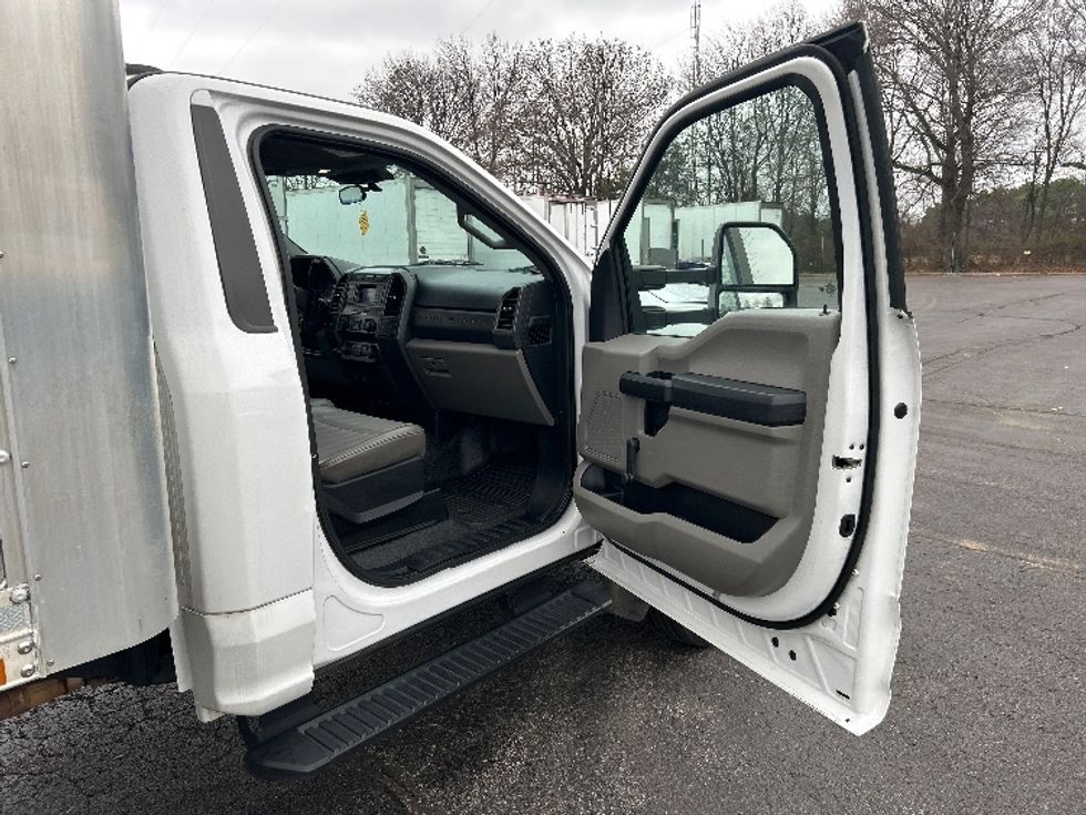 Medium Duty Box Truck-Light and Medium Duty Trucks-Ford-2020-F450-Memphis-TN-75,709\n\t\tmiles-$ 36,750 - Image 20