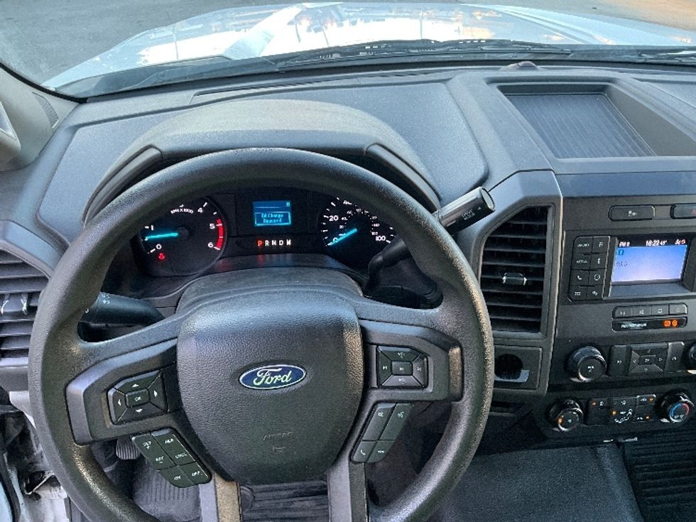 Medium Duty Box Truck-Light and Medium Duty Trucks-Ford-2020-F450-Torrance-CA-70,826\n\t\tmiles-$ 37,750 - Image 18