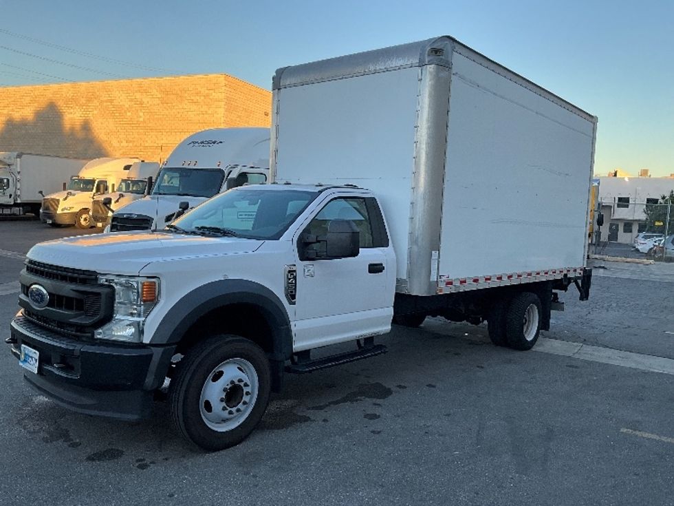 Medium Duty Box Truck-Light and Medium Duty Trucks-Ford-2020-F450-Torrance-CA-70,826\n\t\tmiles-$ 37,750 - Image 3