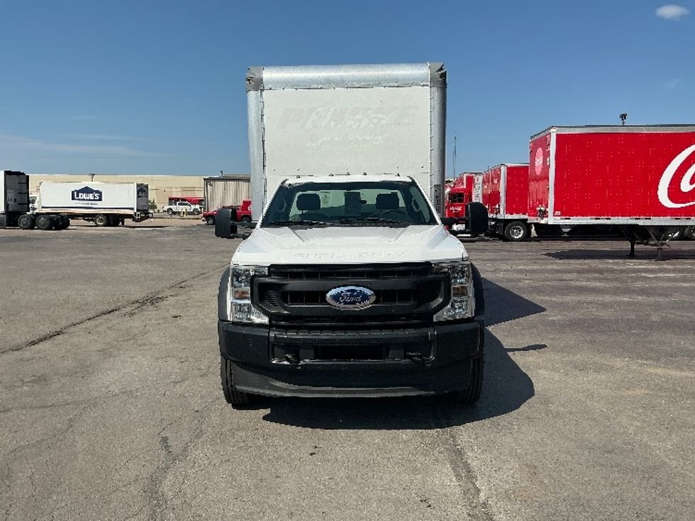 Medium Duty Box Truck-Light and Medium Duty Trucks-Ford-2020-F450-Tulsa-OK-105,555\n\t\tmiles-$ 32,250 - Image 2