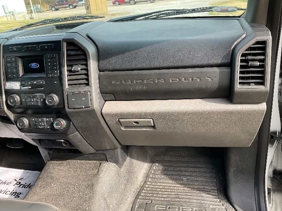 Medium Duty Box Truck-Light and Medium Duty Trucks-Ford-2020-F450-Tulsa-OK-79,410\n\t\tmiles-$ 35,750 - Image 21